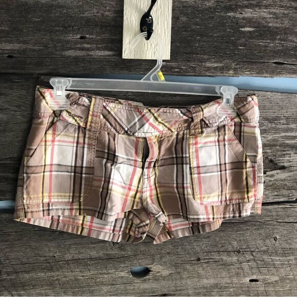 Sun Set Surf Co. Size 11 Tan/Pink Plaid Low Rise Shorts - Picture 1 of 4
